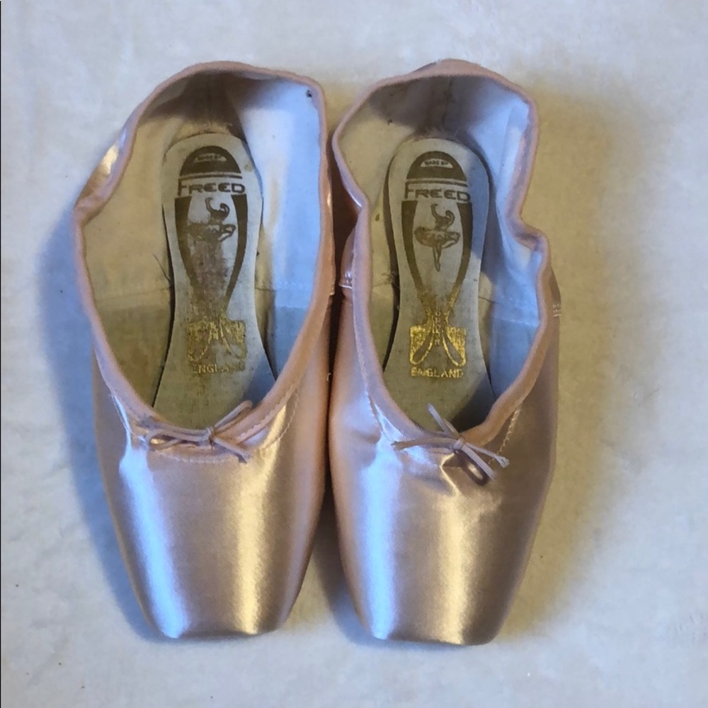 NWT Freed of London pointe shoes, maker is fish
